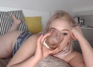 teen masturbating on webcam